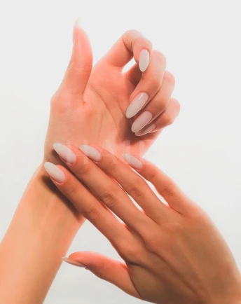 ногти белые